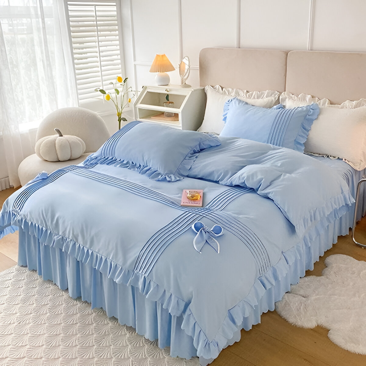 Duvet Set with Pleats and Ruffle